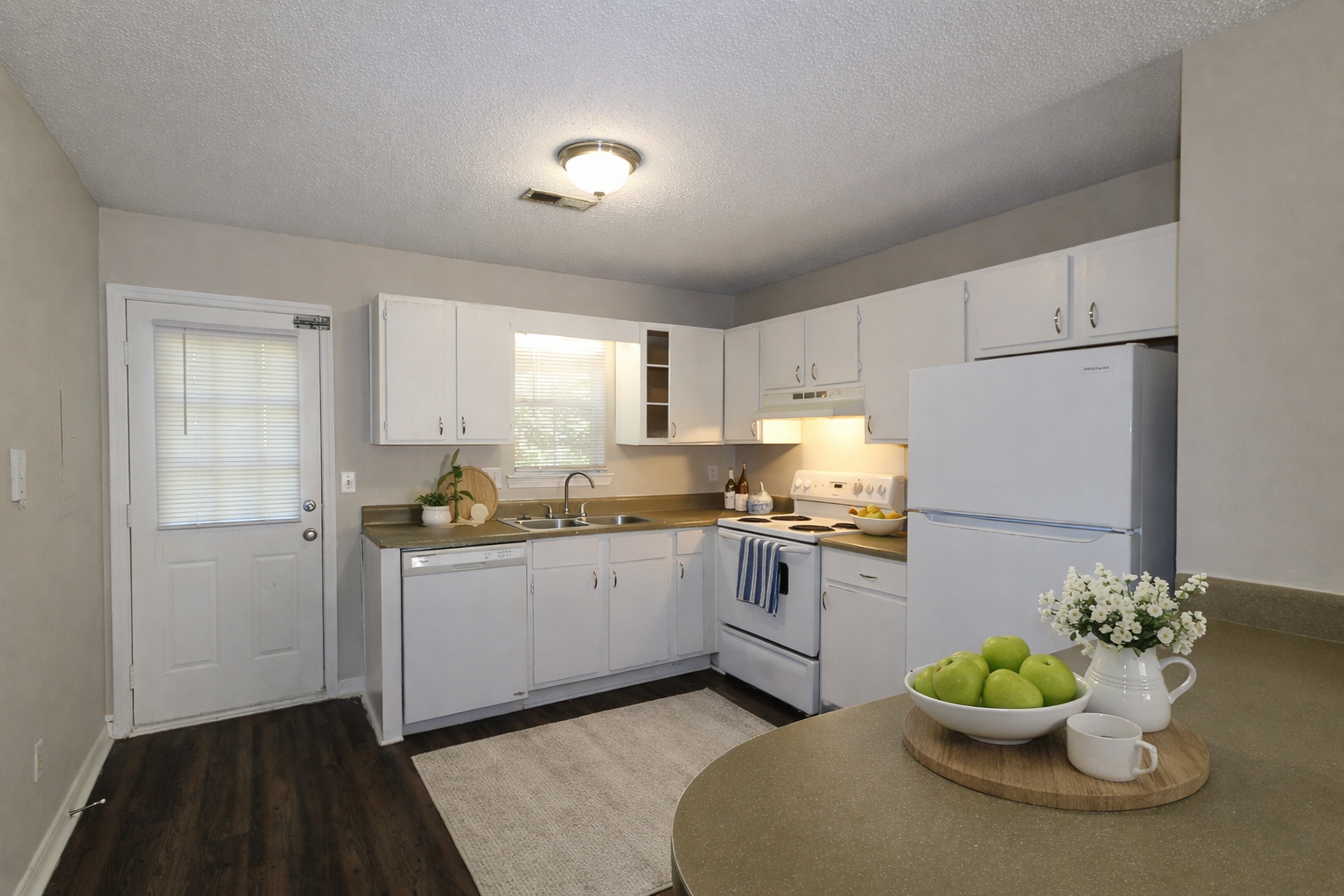 2 Harbor Crossing Kitchen