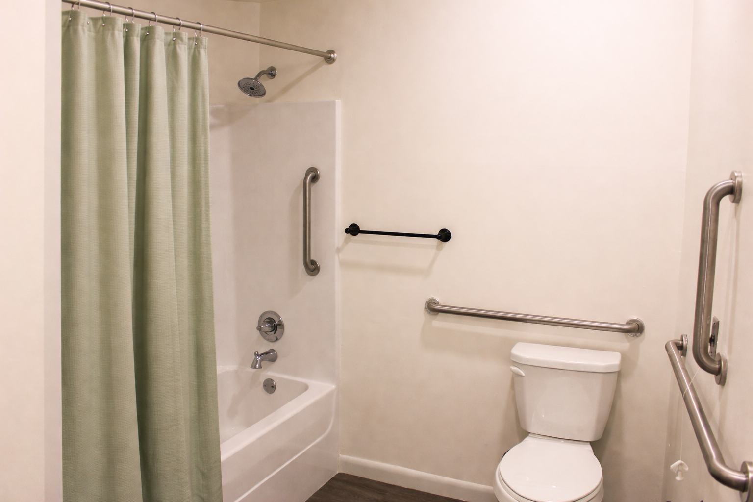 5 Cottages at Indian Creek Bathroom