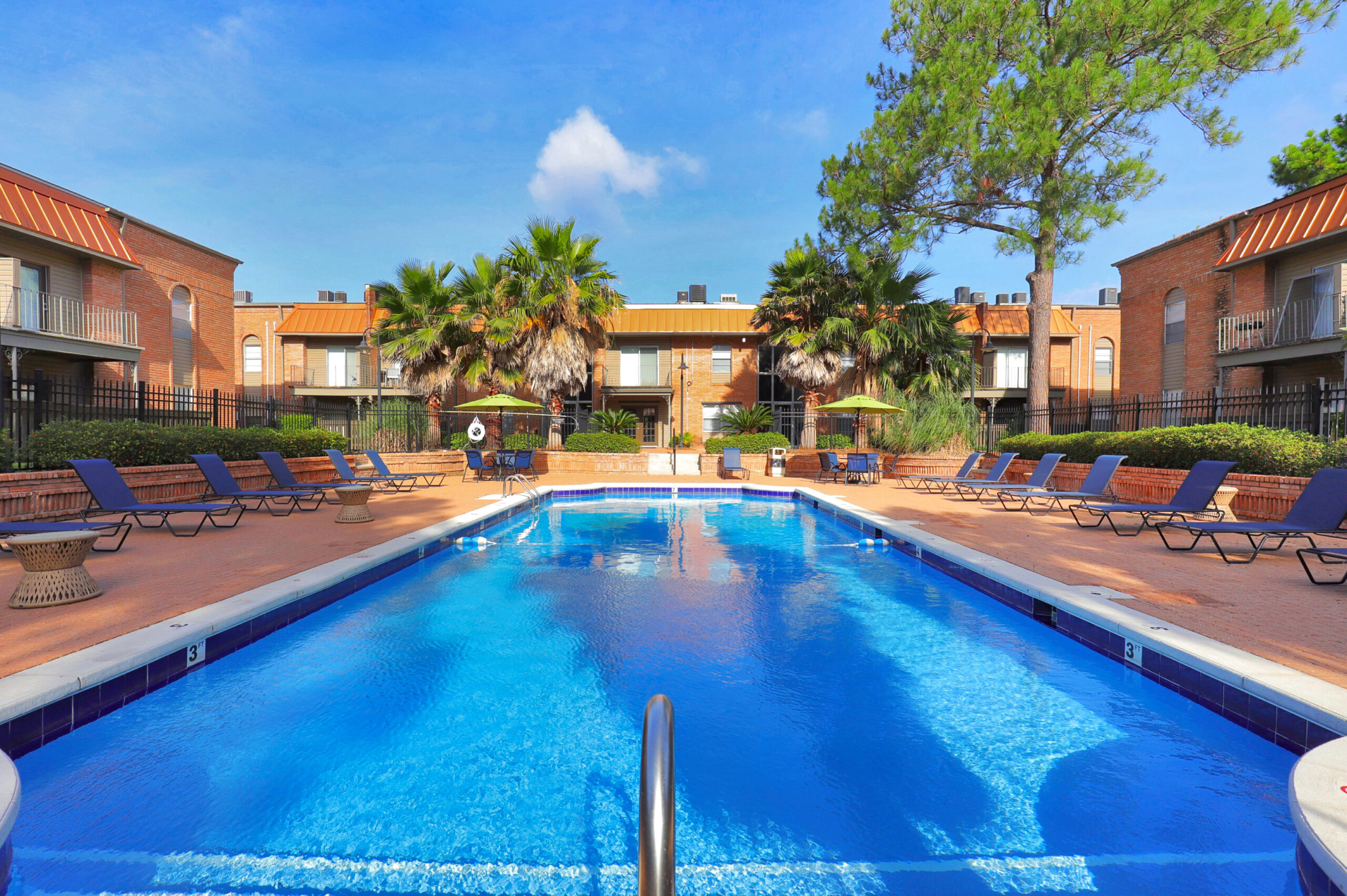 Bel Air 10 Swimming Pool