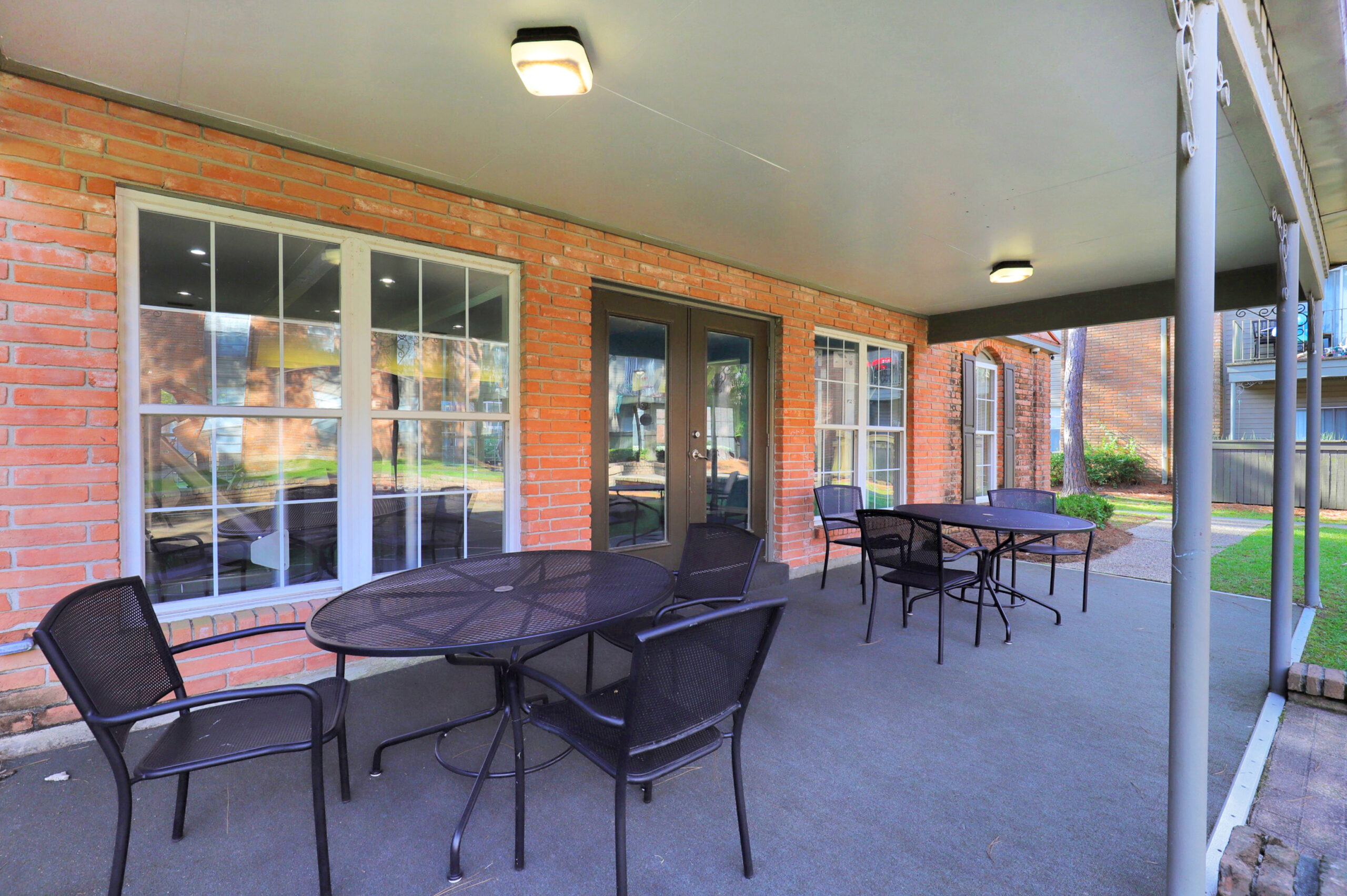 Bel Air 13 Outdoor Seating