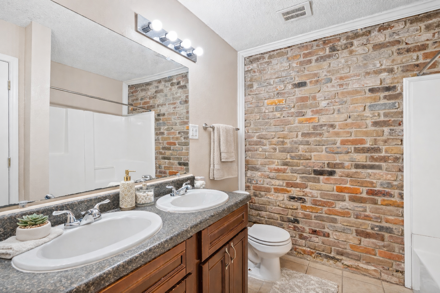 6 Sara Villa Bathroom