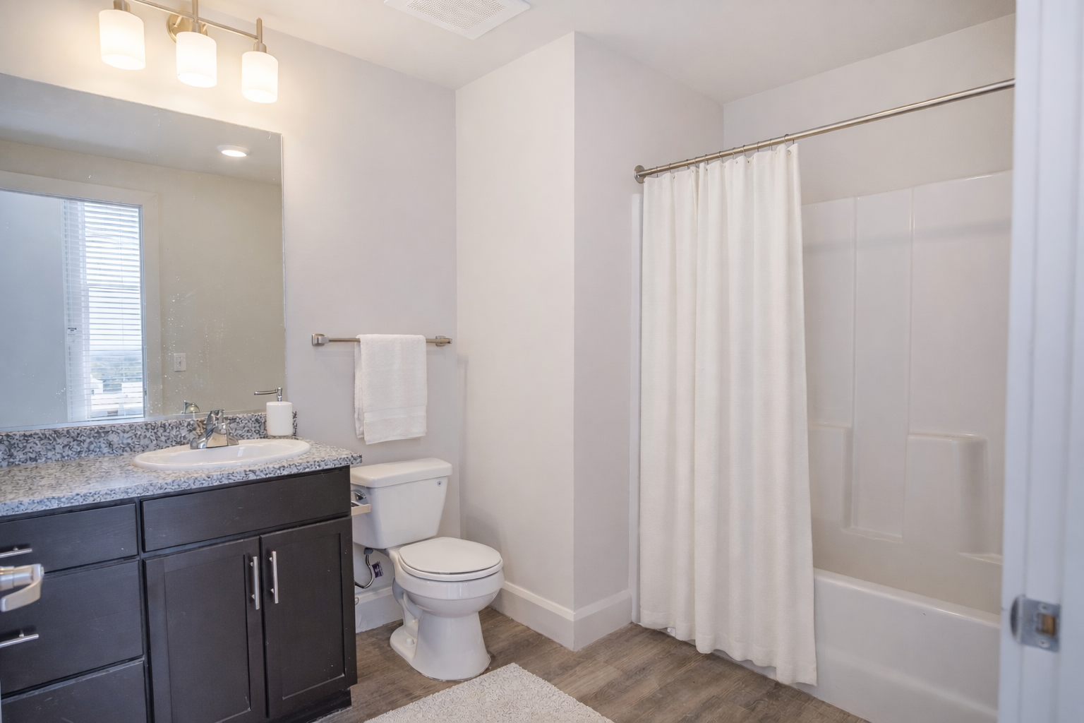 4 Bell Lofts Bathroom