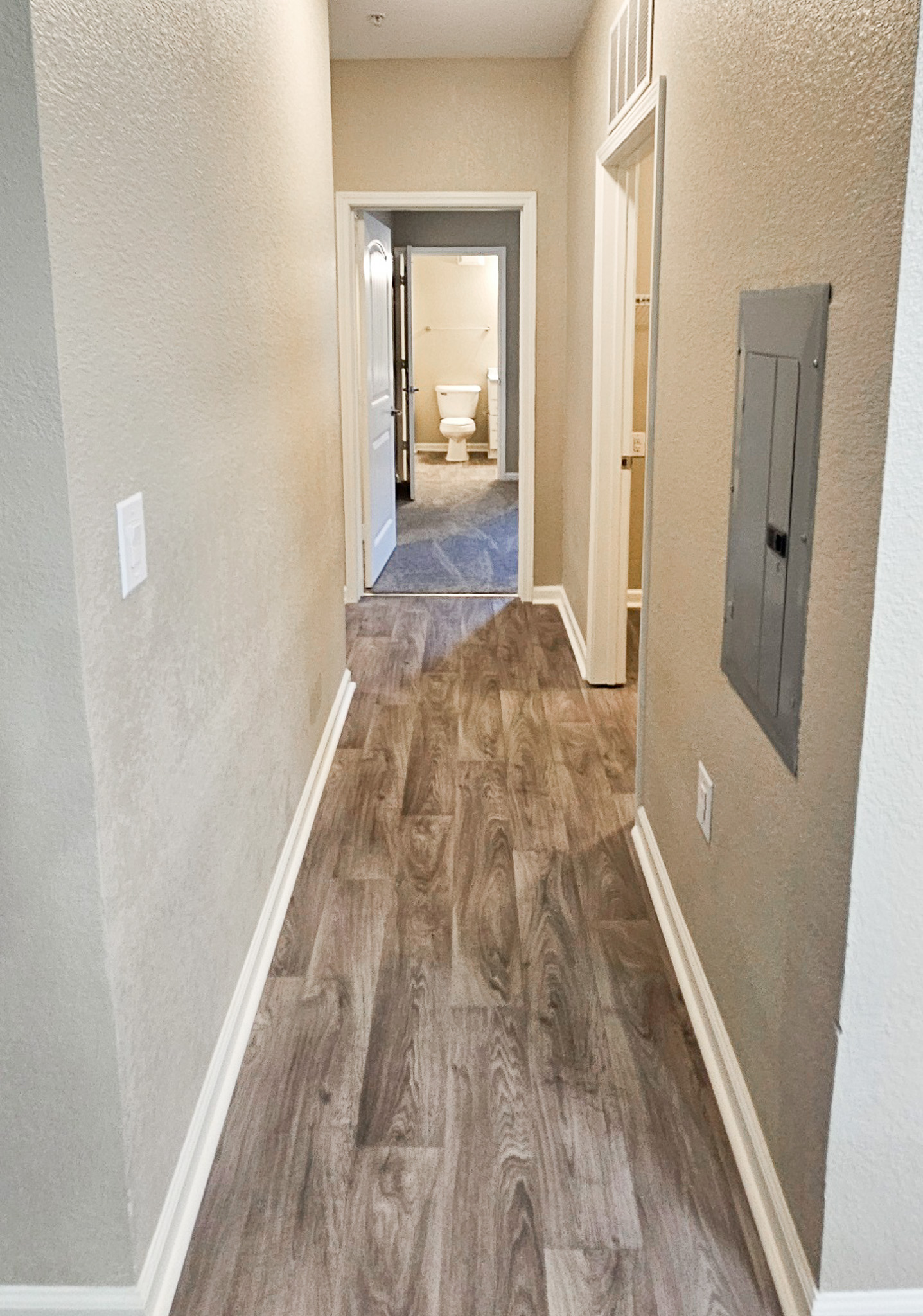 5 Mirage hallway