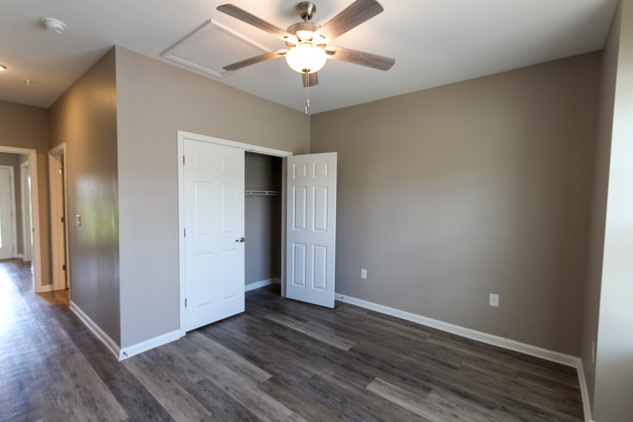 6 South Oak bedroom