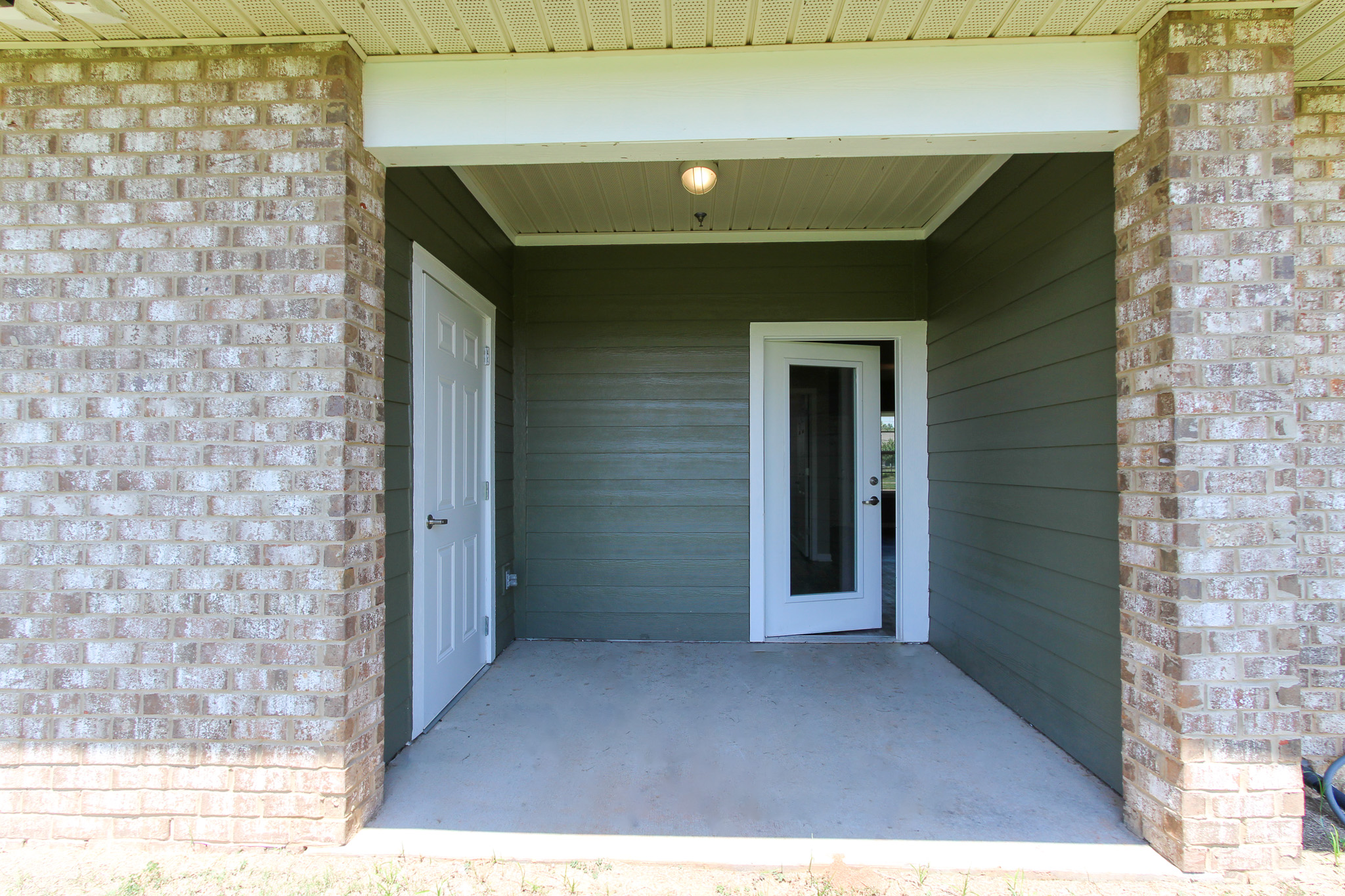 7 south oak back patio