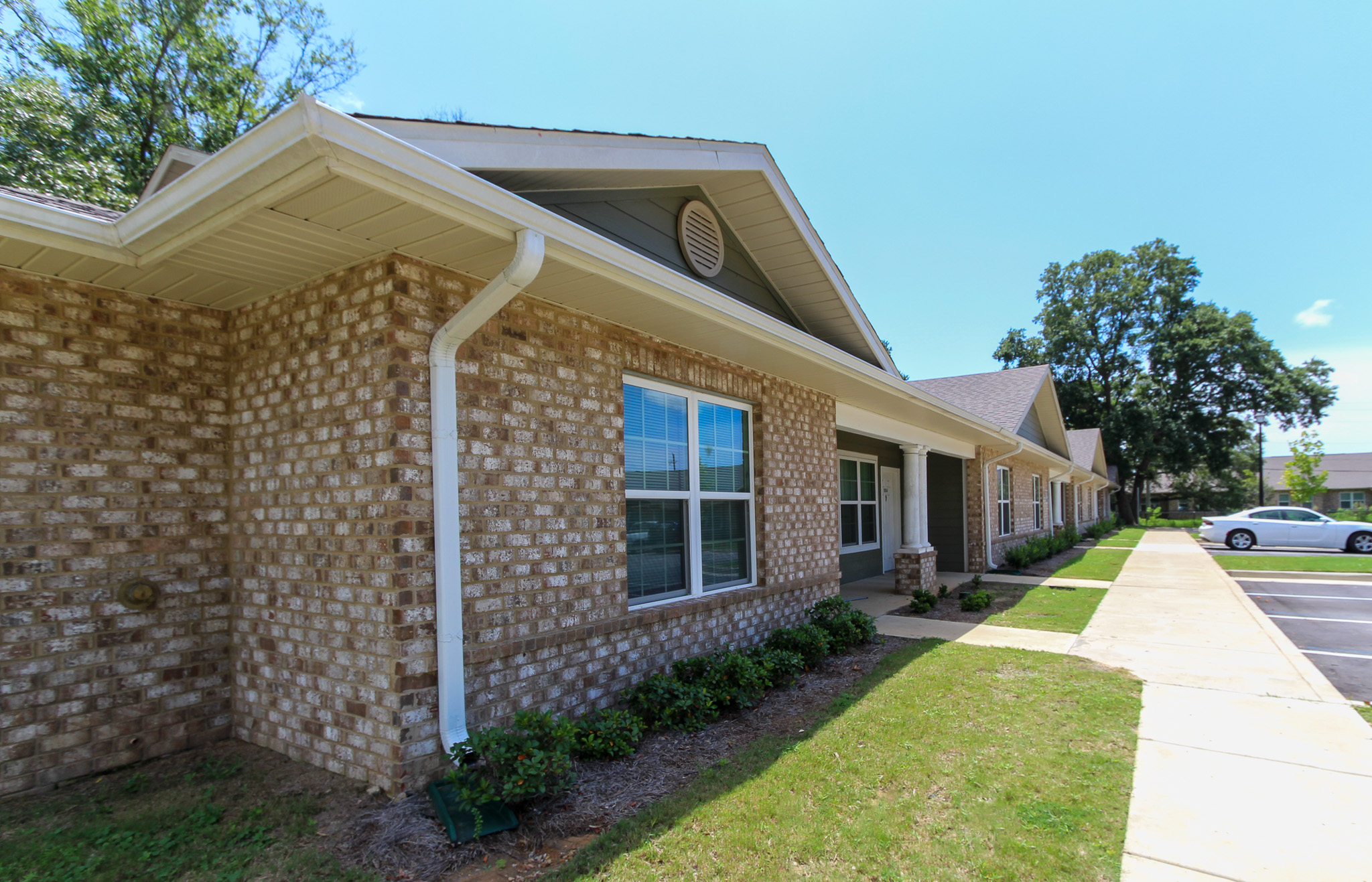 8 South Oak Exterior