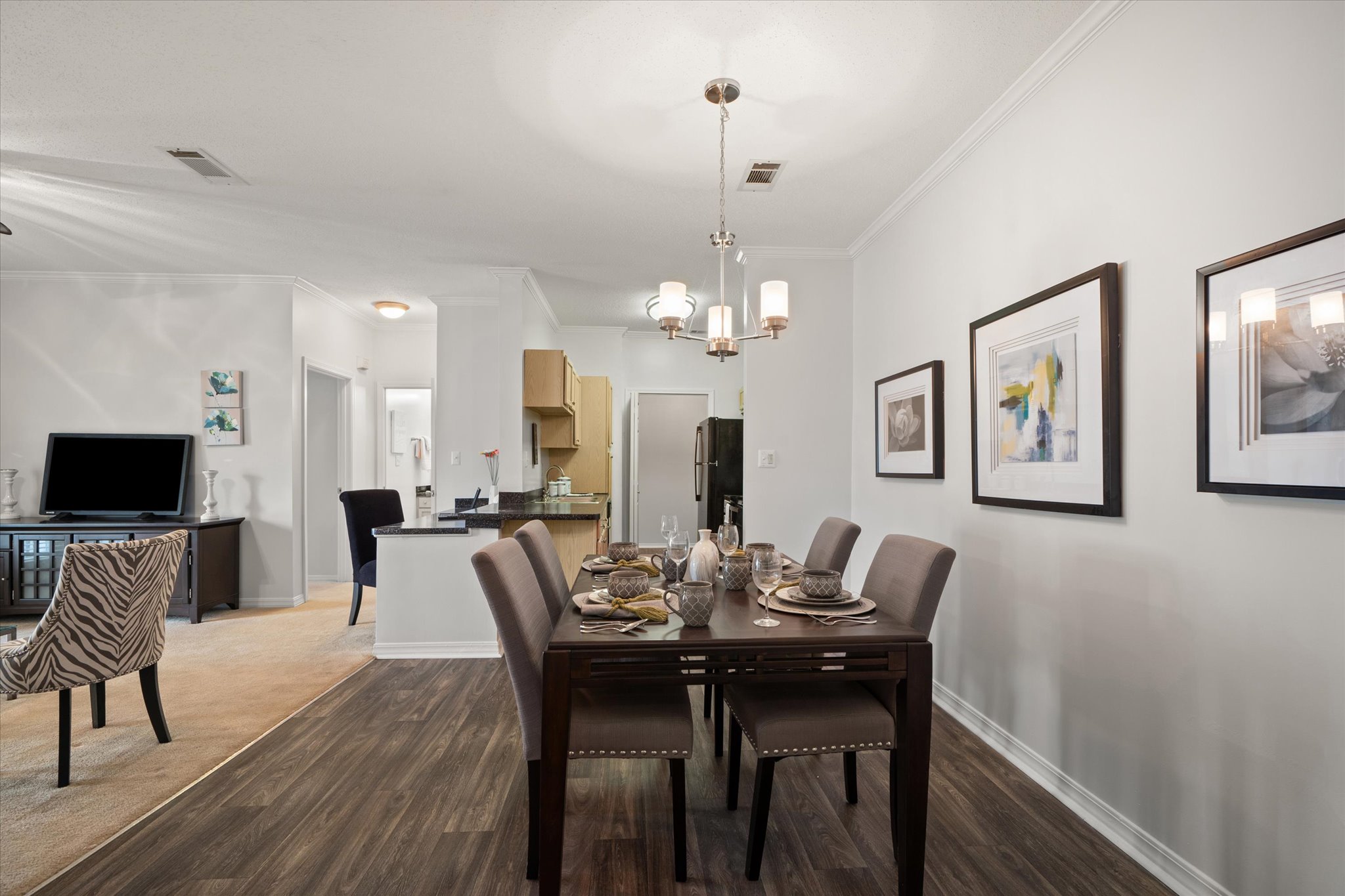 4 Oxford Point Dining Room