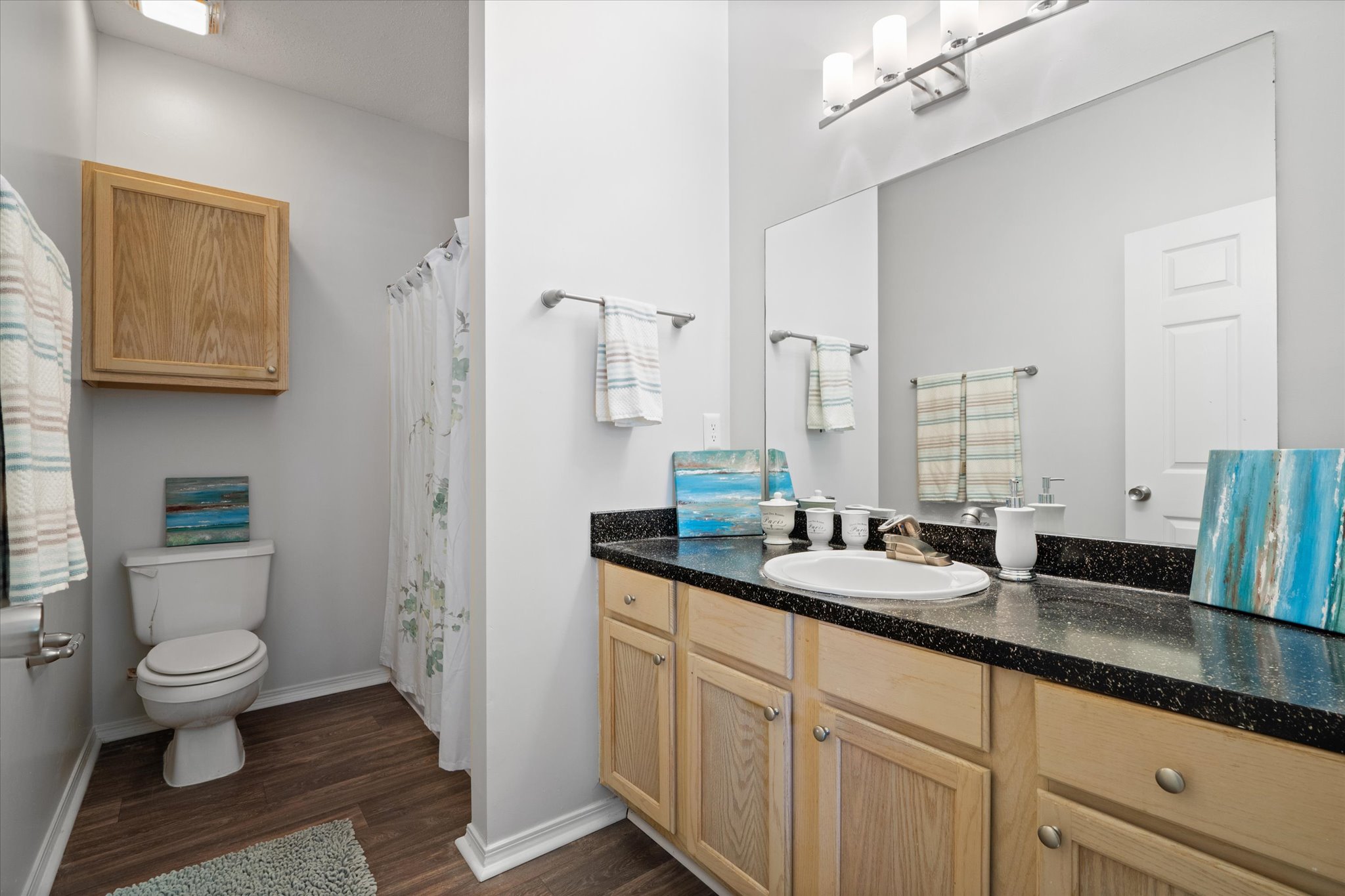 8 Oxford Point Bathroom
