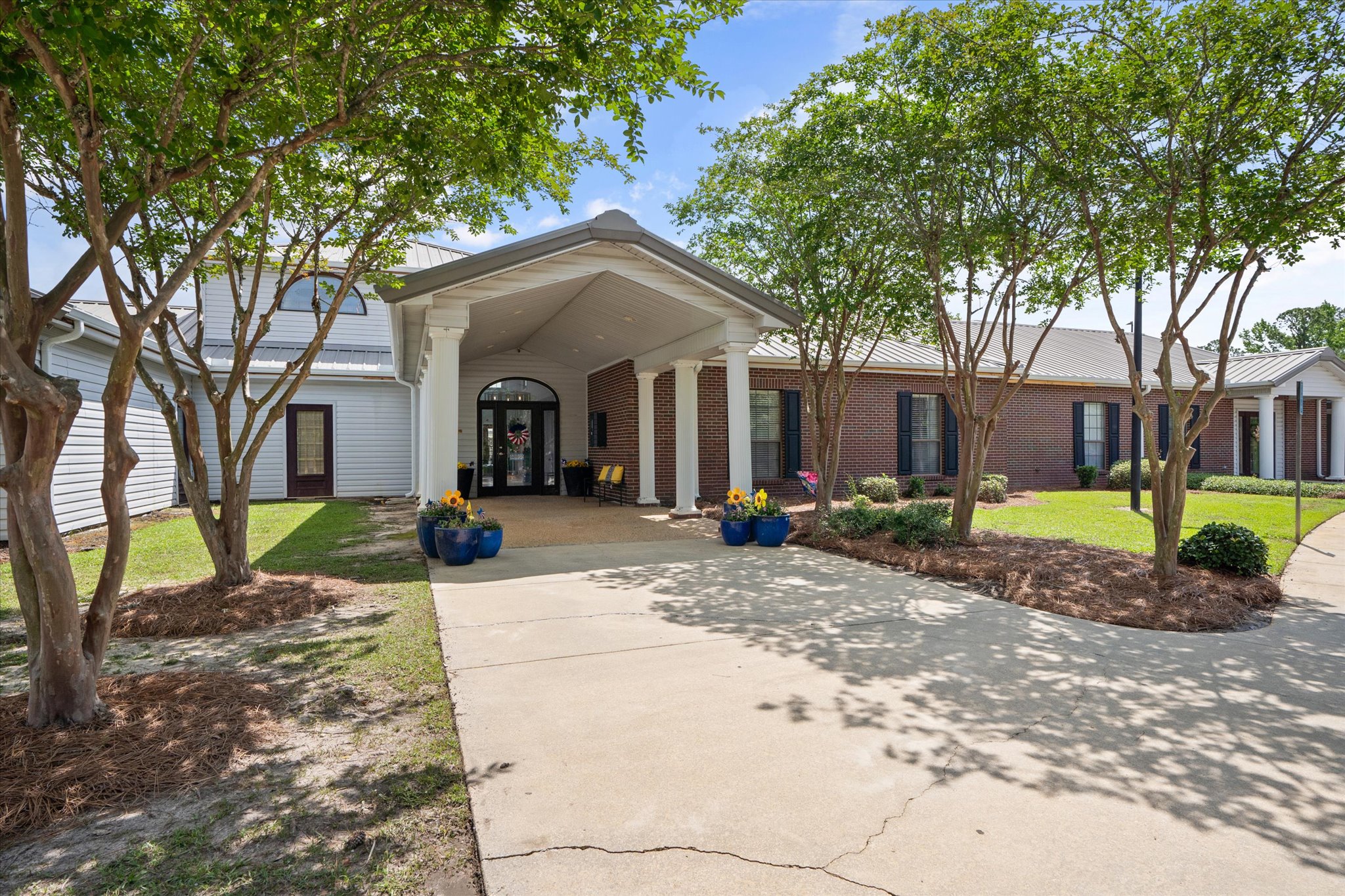 Oxford Point 12 Clubhouse Exterior
