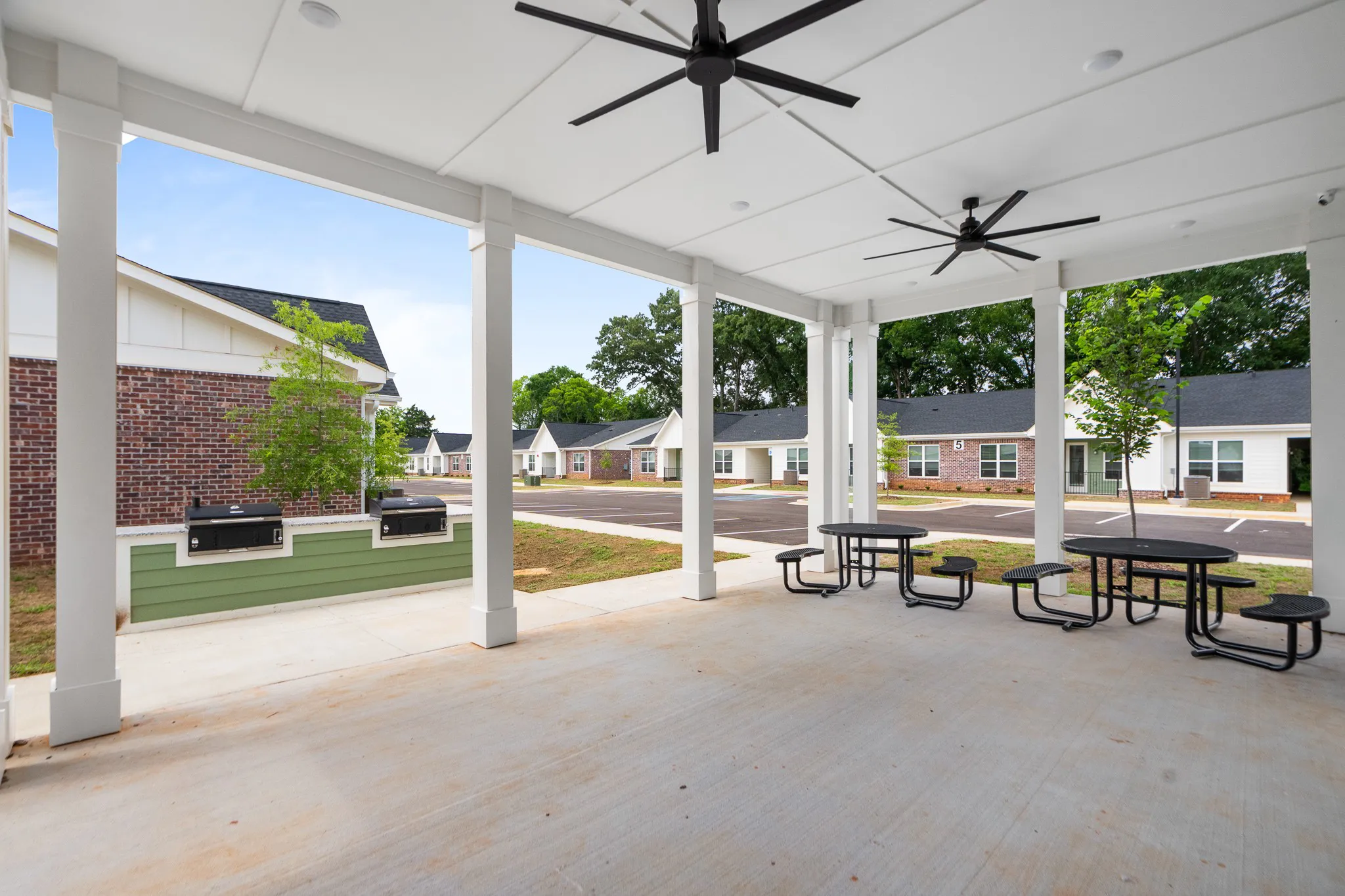 The Grove at Indian Creek, grilling and picnic area